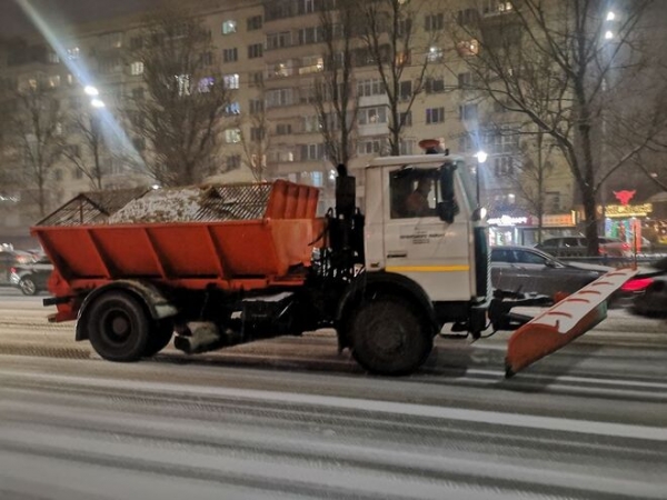 
                                                                        Киев встал в пробках из-за снегопада: цены на такси взлетели
                                                                                                                                                                                                                    