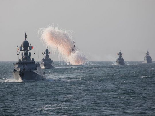Перетворити море на озеро: українцям пояснили, навіщо флот Росії взяв під приціл Маріуполь та Бердянськ