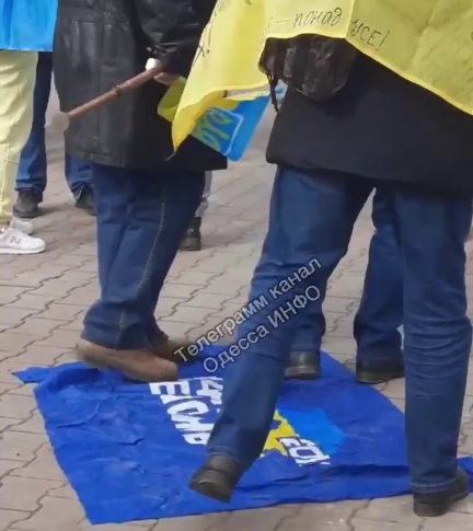 По Одессе прошёл патриотичный марш единства