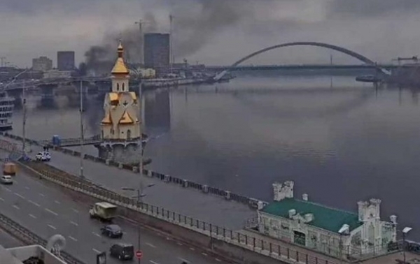 В Киеве гремят взрывы: оккупанты устроили атаку 