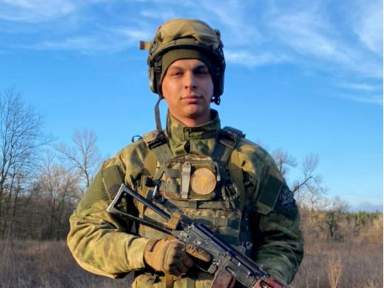 «Щоб допомогти пораненому, біг майже два кілометри під ворожим обстрілом», — військовий медик Владислав Кеник