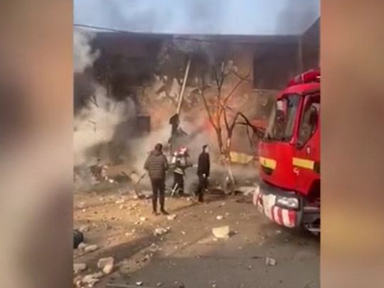 В Ірані військовий літак врізався в школу та вибухнув — є загиблі (відео)