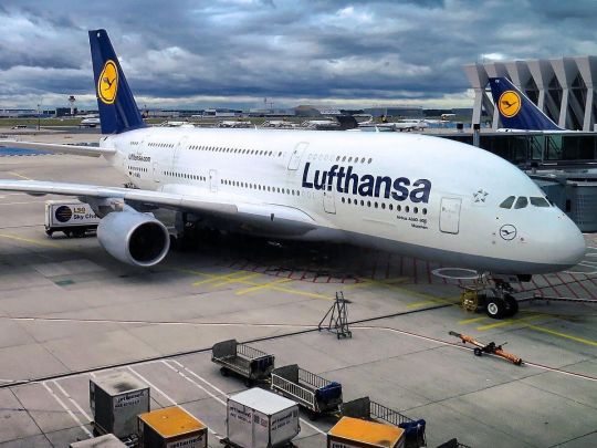 «Вважають клієнтів ідіотами»: дипломата здивувала причина відмови Lufthansa від рейсу в Україну