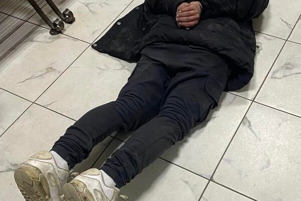 В Одесской области задержали восемь мародеров: одного привязали к дереву местные