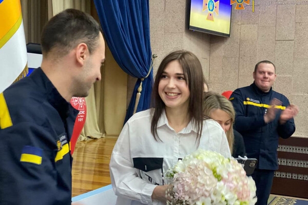 Военная романтика в Одессе: в управлении ГСЧС отметили свадьбу