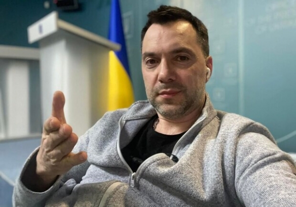 Арестович объяснил, почему так важно вести мирные переговоры с россией