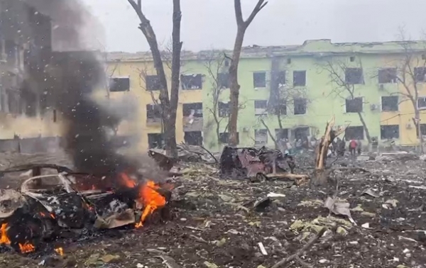 Итоги 09.03: Авиаудар по роддому и угроза на ЧАЭССюжет