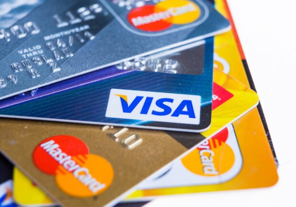 Mastercard и Visa заблокировали доступ нескольким российским банкам