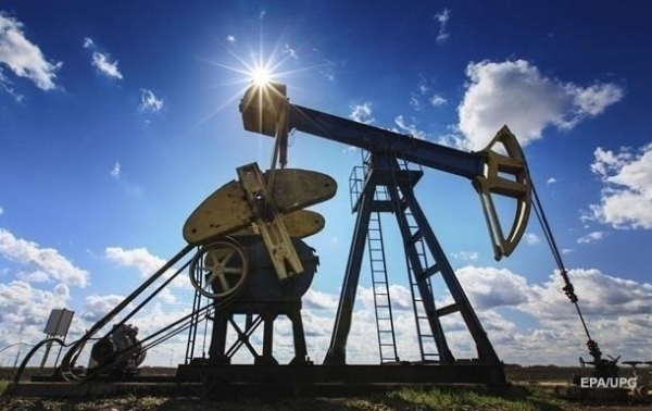 Нефть дорожает после эмбарго США против России