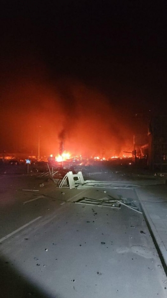 Чотири особи загинули внаслідок обстрілу ТРЦ у Подільському районі Києва, — ДСНС