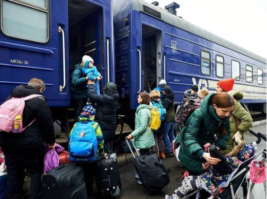 Евакуаційні поїзди 8 березня: як жінкам та дітям безпечно виїхати з Києва, Харкова, Одеси та інших міст
