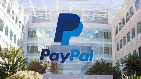 Карточки Приватбанка начали подключать к сервису PayPal