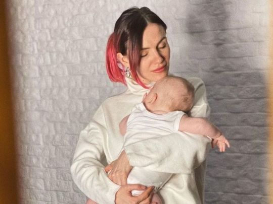 «Порожнє поле без жодного ліхтаря, темінь і ні душі»: MamaRika розповіла, як із маленьким сином на руках пішки перетинала кордон