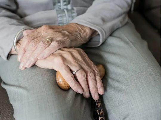 У Мінсоцполітики розповіли, що відбувається із виплатою березневих пенсій
