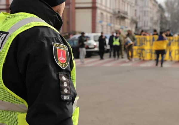 Одесские патрульные отчитались за сутки: кого поймали