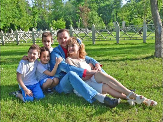 «Нас зустрічали як королів, виділили двоповерховий палац на 11 кімнат»: багатодітна мати з Ірпіня про життя біженців з України в Німеччині