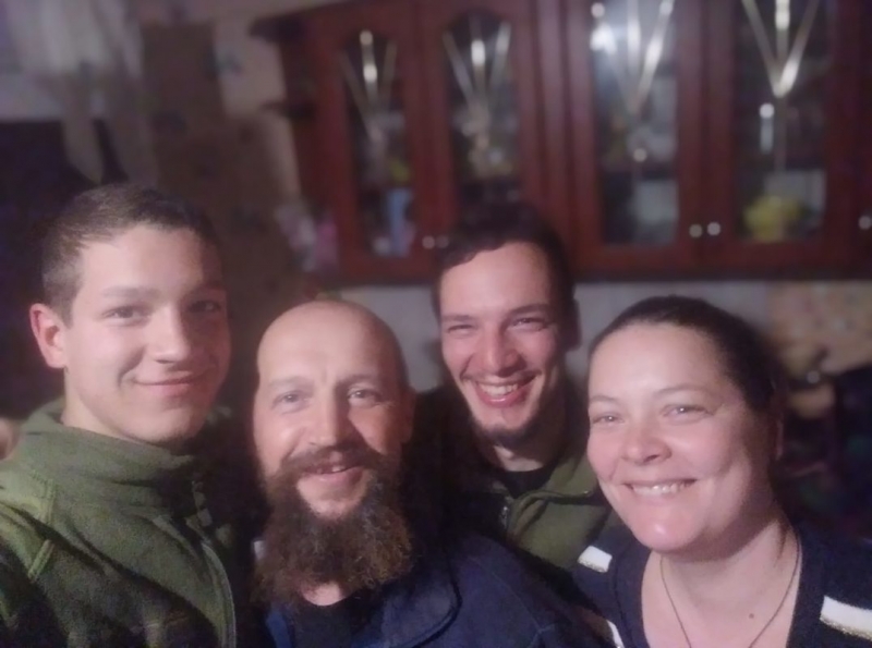 «Не приведи, Господи, комусь побачити своїх дітей такими»: як батько розшукав тіла загиблих на війні синів-воїнів