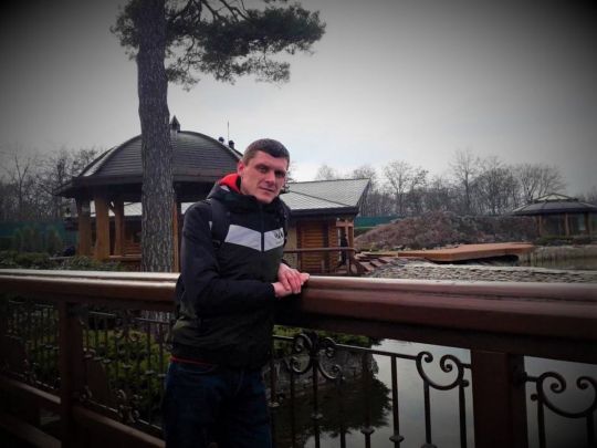 «Рашисти палили йому ноги паяльною лампою»: під Києвом знайшли заміноване тіло викраденого окупантами чоловіка