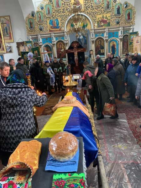 «Він виніс на руках пораненого командира»: на Вінниччині попрощалися з загиблим на Донбасі героєм