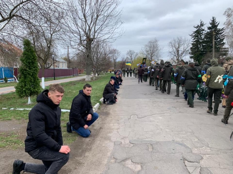«Він виніс на руках пораненого командира»: на Вінниччині попрощалися з загиблим на Донбасі героєм