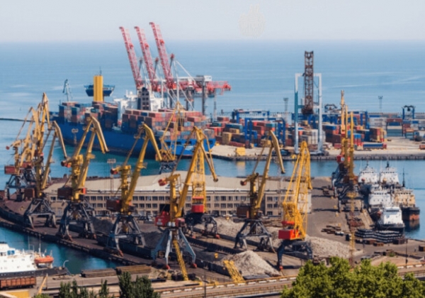 В РФ сообщили о "зерновых гуманитарных коридорах" в Черном море: в Одесской ОВА отреагировали