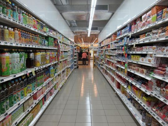 Дефіцит продуктів через війну та їхня ціна: економіст пояснив, чому українці будуть змушені споживати неякісну їжу
