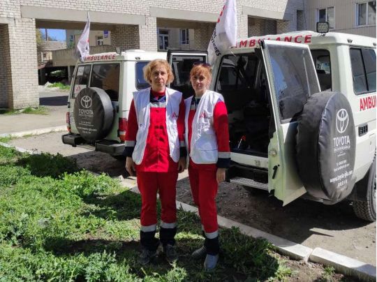 «Дістали з-під руїн двох діток, вони ще дихали»: розповідь лікарки з Луганщини про роботу під обстрілами