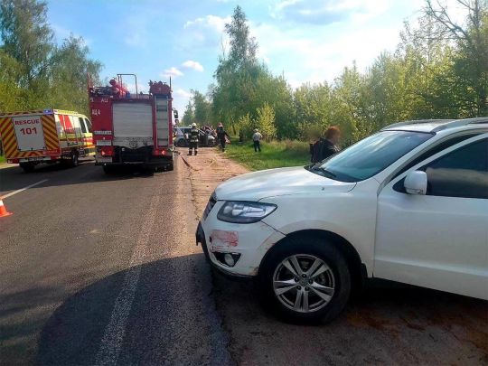 Масштабна ДТП під Києвом: загинула жінка, травмувалися діти (фото)