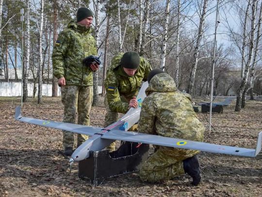 Тест-драйв проведено на «відмінно»: ЗСУ вперше застосували вітчизняний дрон Spectator для знищення техніки рашистів (відео)