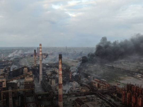 Це не була здача у полон: у розвідці розповіли, на яких умовах склали зброю захисники «Азовсталі» та що з ними зараз