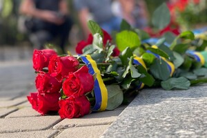 Сняли клип и возложили цветы: как в Одессе отмечают День Независимости 