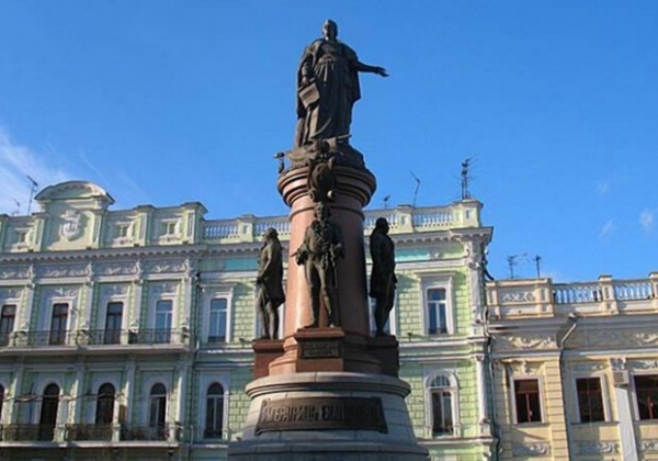 Одесская ОВА рекомендует Труханову рассмотреть снос памятника Екатерине II