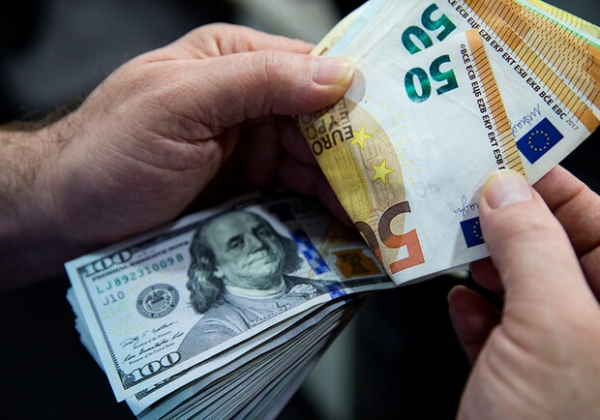 Курс валют в Украине 28 августа 2022: сколько стоит доллар и евро