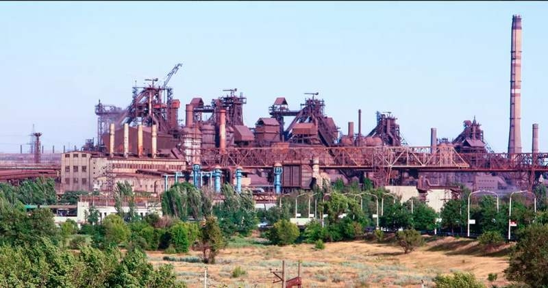 «Були бовдури, у яких російські бомби знищили будинок, а вони малювали „Z“ і робили селфі», — радник мера Маріуполя Петро Андрющенко