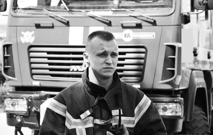«Йшли в густій олії, яка місцями була нам по пояс, і гасили вогонь»: рятувальник Ігор Івасиков став Національною легендою України