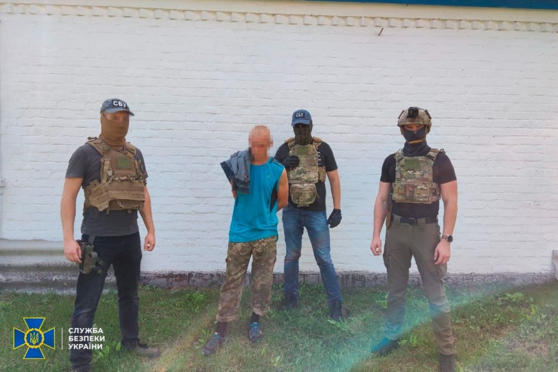 Катували підлітка за допомогу ЗСУ: під Києвом СБУ затримала російських агентів (фото)