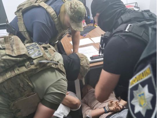 Вимагали 600 тис. грн «відкату»: у столиці викрили двох чиновників «Київпастрансу»