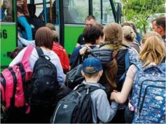В українців відбиратимуть дітей за відмову евакуюватися: кого це стосується