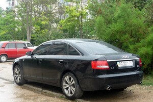 В Одессе заметили автомобиль с эксклюзивными номерами (фото)