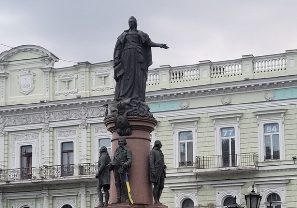Чиновник одесской мэрии заступился за памятник Екатерине II