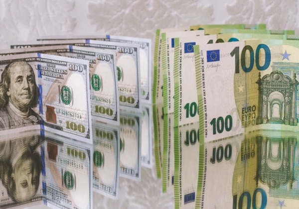 Курс валют в Украине 16 сентября 2022: сколько стоит доллар и евро