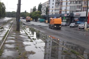 На Одессу снова обрушилась непогода: какие улицы затопило (обновлено)