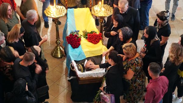 Герої не вмирають: у Мукачево провели в останню путь командира розвідроти «Закарпатського легіону» Василя Бабича