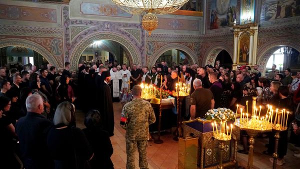Герої не вмирають: у Мукачево провели в останню путь командира розвідроти «Закарпатського легіону» Василя Бабича