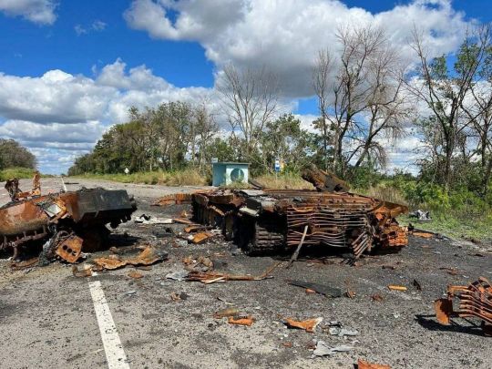 Окупанти «демілітаризуються» в Україні цілими полками, ті, хто залишилися живими, рятуються на вкрадених велосипедах, — розвідка