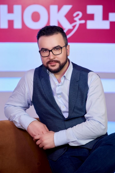 «Снайпер присів і навів приціл прямо на мою машину»: Руслан Сенічкін про те, як вивозив колег з Київщини у перші дні війни