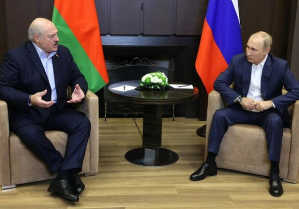 Лукашенко и Путин договорились о развертывании совместной региональной группировки войск