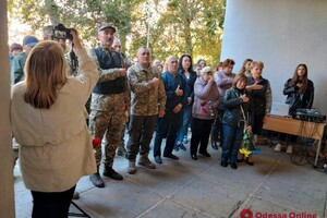 В школе Одессы открыли мемориальную доску в честь погибшего "Роланда"
