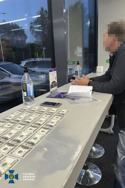Підробляли довідки про інвалідність та обіцяли вивезти за кордон: СБУ викрила 4 схеми втечі ухилянтів з України