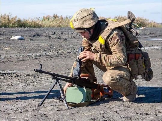 Поки на допомогу ворогу підтягуються «мобіки» та «зеки», ЗСУ знищили 150 окупантів та 14 «шахідів», — Генштаб